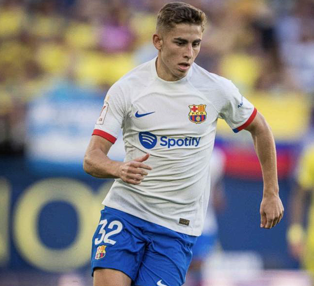 切尔西试探性报价费尔明的转会博弈：战略意图、战术需求与市场价值的三维分析