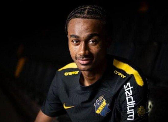 富勒姆租借拜仁新星阿萨雷的合同结构解析：基于绩效调节的现代转会模式研究