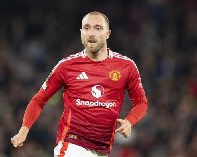 埃里克森职业转型困境研究：自由球员身份下的竞技状态维护与国家队前景博弈