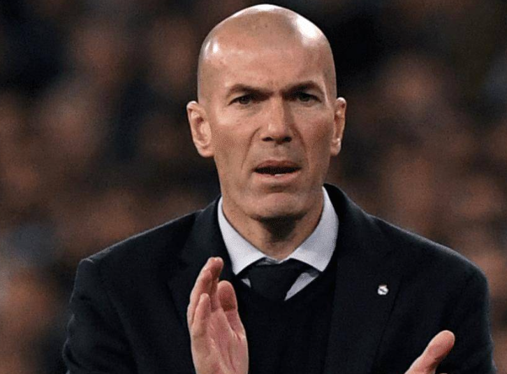 齐达内：欧冠的双面传奇，从 “天外来客” 到 “玄学大师”