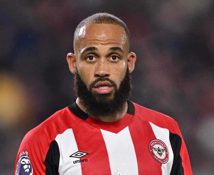 曼联新援姆伯莫：初入豪门的感悟与多元喜好