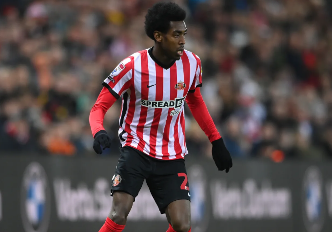 桑德兰：英超“黑猫”的逆袭与突围