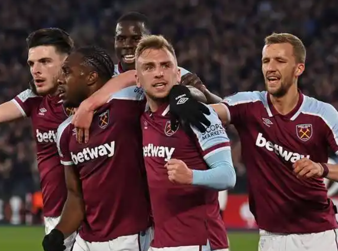 阿斯顿维拉：英超“中游劲旅”的突围与挑战