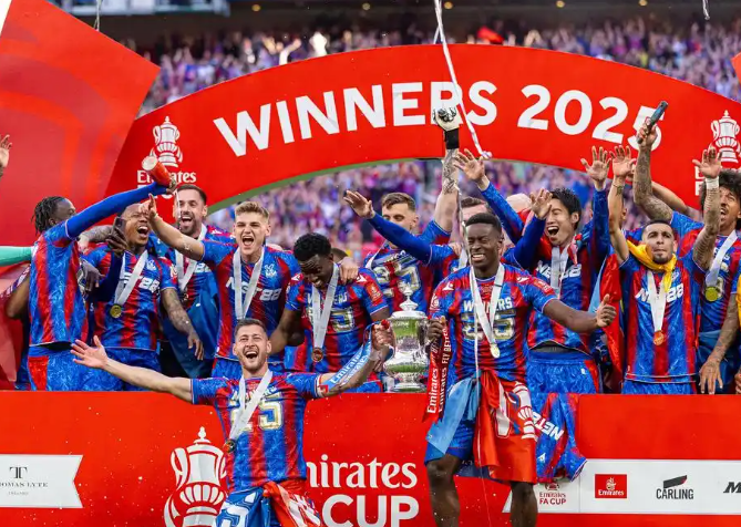 水晶宫：英超赛场的“硬仗专家”与成长之惑