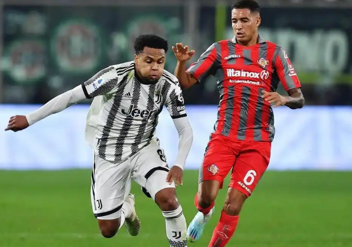 克雷莫内塞：意甲“黑马”的倔强征途