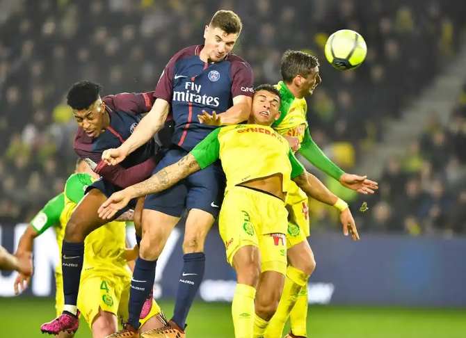 南特：法甲中游的逆风逐浪者