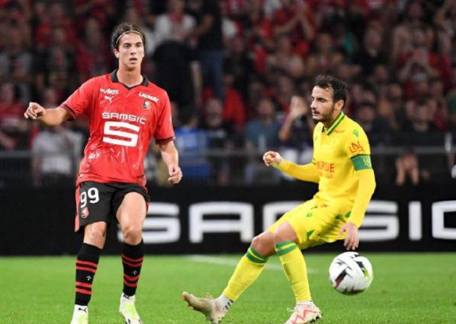 洛里昂:法甲赛场的坚韧逐梦者