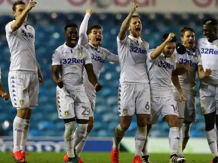 利兹联：英超“白玫瑰”的挣扎与绽放