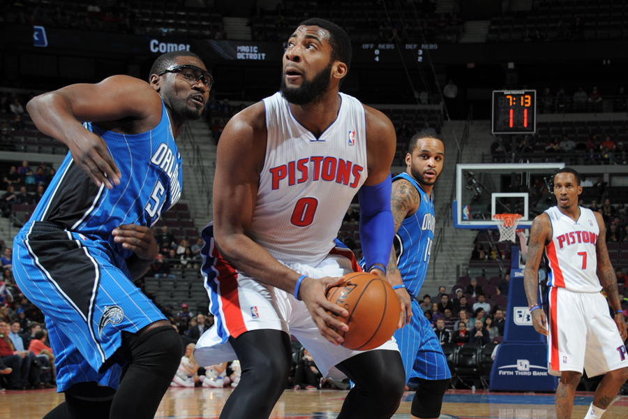 骑士活塞季前赛对决：新星碰撞与战术博弈