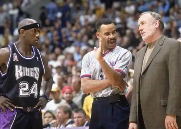 国王季前赛：黑马雏形初现，磨合阵痛犹存