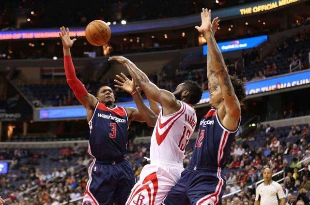 活塞主场迎奇才：季前赛攻防博弈谁主沉浮？