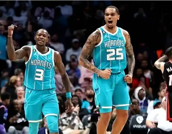 黄蜂季前赛：逆袭与试炼交织的蜕变之路