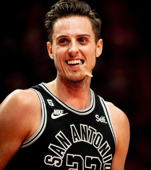 科林斯伤停公牛遇难题 内线轮换告急