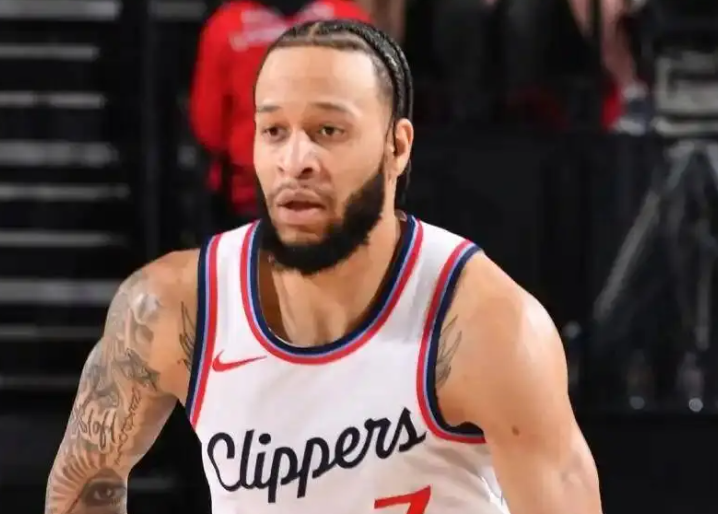 旧帅加持投射亮眼 科菲稳留雄鹿助字母哥争冠