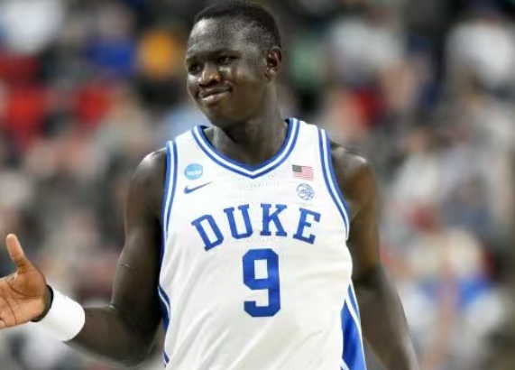 太阳征途：凤凰城烈焰中的荣耀与挑战