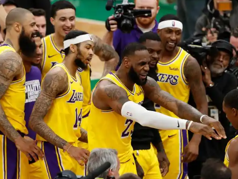 紫金战舰：在风浪中校准前行航向