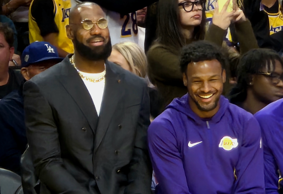 Shams：詹姆斯耐心养伤，预计 11 月中旬复出