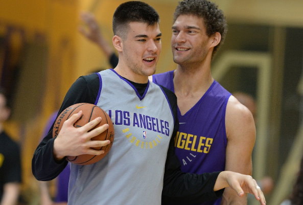 巴恩斯力挺祖巴茨：被低估的快船内线支柱