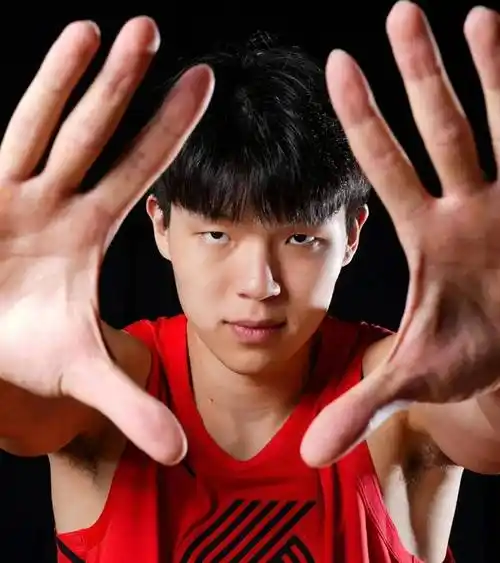 比卢普斯涉赌遭逮捕下课！杨瀚森NBA前景蒙阴影 开拓者新帅临危接班​