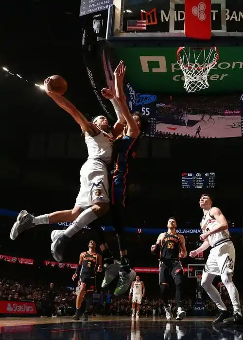 掘金首节攻势凶猛 戈登三分三连中助队31-27力克勇士​​