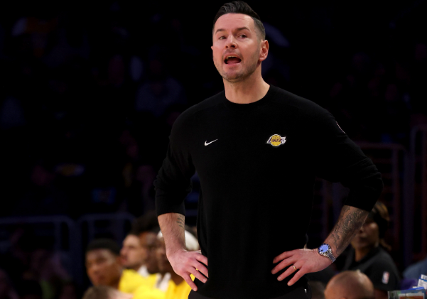 雷迪克：湖人两次开会重申反赌规则