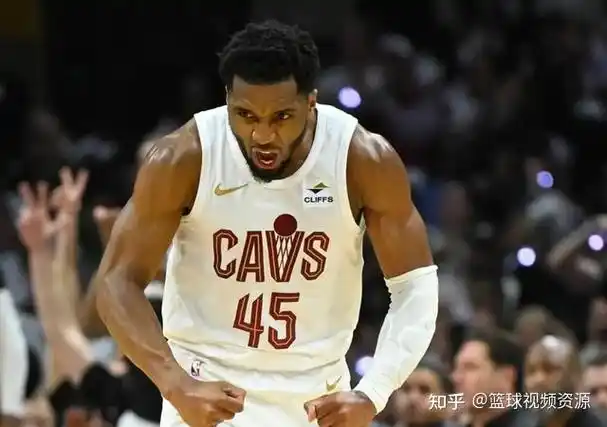 雷霆奇兵米切尔26分闪耀双加时！主帅盛赞其"无形特质"成取胜关键​