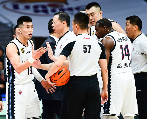 文班亚马风暴来袭，马刺青春军重塑西南格局