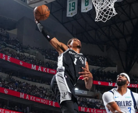 文班亚马领航，马刺青春风暴席卷西南