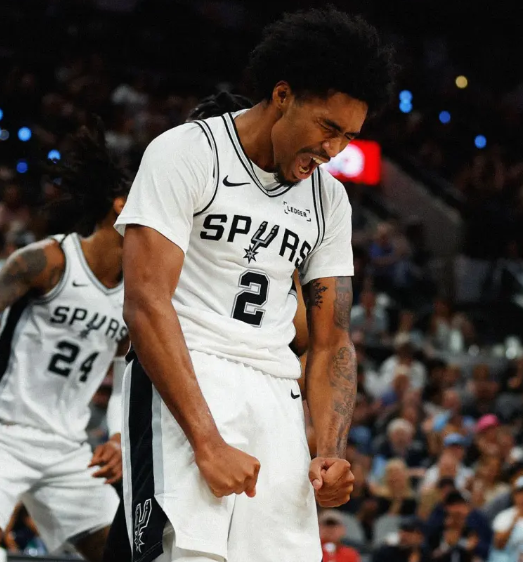 20+6+8 零失误!19 岁哈珀破纪录,马刺擒篮网