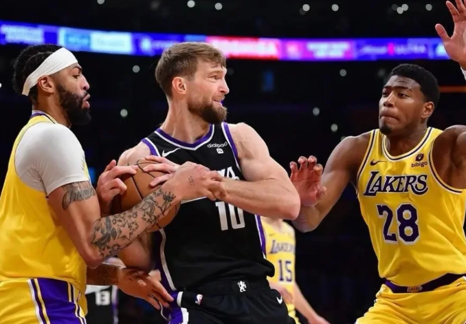 32 分难救主!拉文拒怪罚球,国王输球直指自身