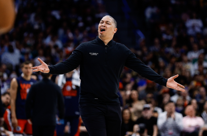 泰伦-卢：我和比卢普斯17岁就是兄弟，我坚信他的为人并永远支持