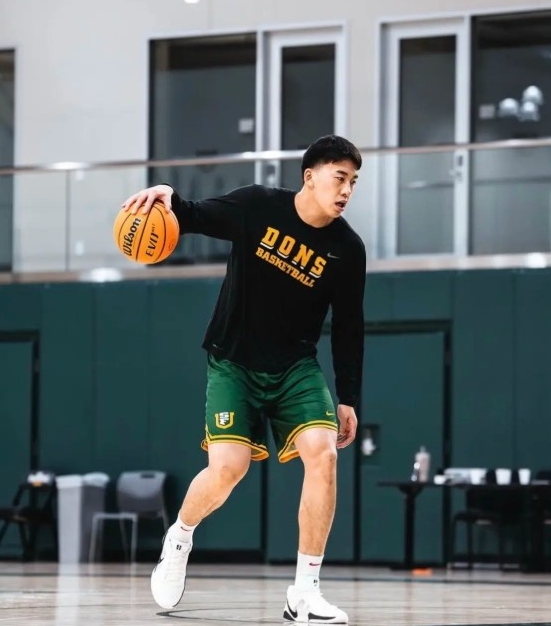 男篮锋线未来答案？解说预言王俊杰将成多年最可靠进攻点