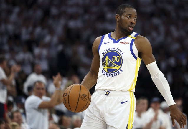 库明加谈篮板：打磨技能助两双