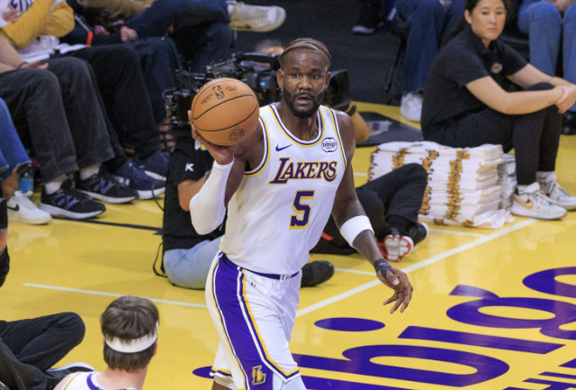 艾顿谈湖人失利：找问题不找借口