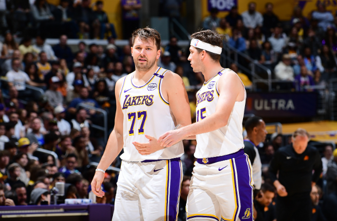 里夫斯谈东契奇：场上场下渐享乐趣