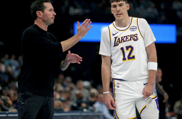 拉拉维亚：防守带进攻 砍 25+8 助湖人取胜