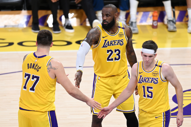 莫里斯兄弟辩詹姆斯：二选一还是三当家