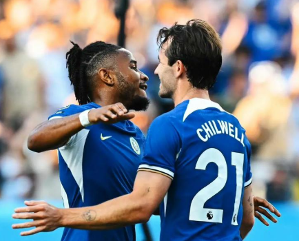 蓝军欧冠征途：青春风暴下的荣耀与韧性