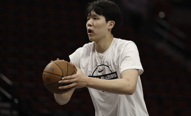 杨瀚森连续四场 DNP 开拓者不敌热火