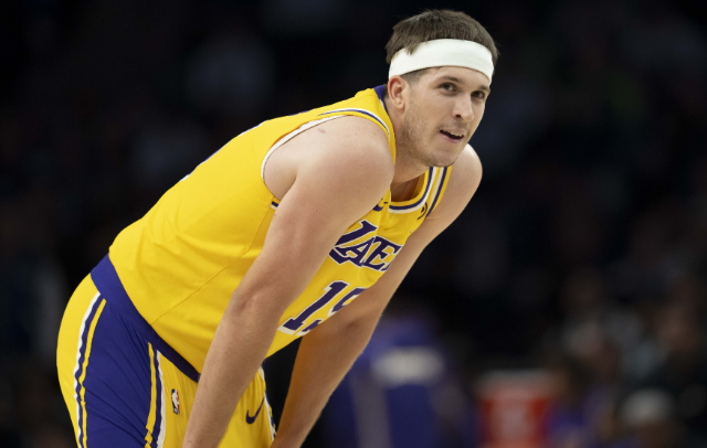 湖人伤病更新：里夫斯出战成疑 客战残阵黄蜂