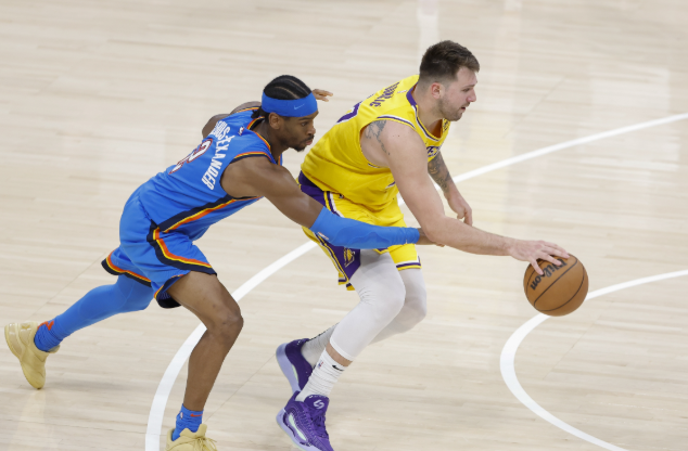 湖人胜黄蜂 八村塁表现引热议