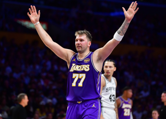 东契奇 38 分率湖人胜黄蜂 谈暴扣：能扣但不想一直扣