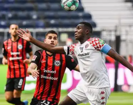 法蘭克福：歐冠賽場的“過山車”之旅