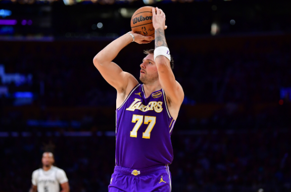 Skip 狠批东契奇：沉迷三分伤害球队