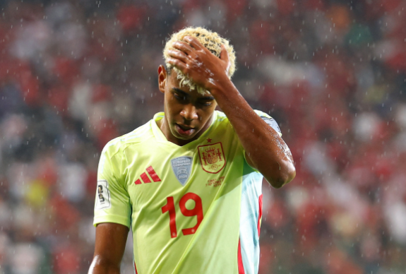 伤病阴影下的恐惧:亚马尔拒赴国家队之谜