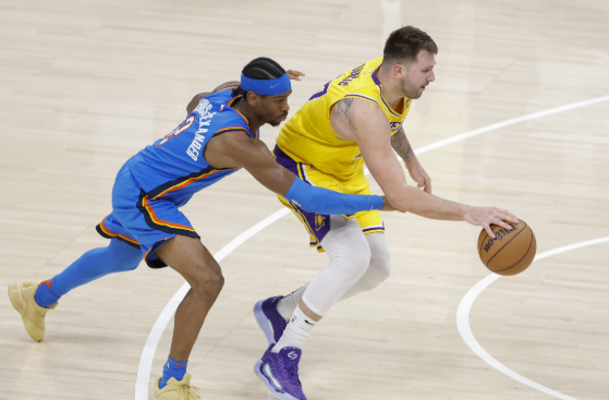 巅峰对决！东契奇大战亚历山大