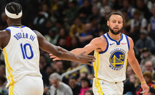 15战领跑联盟！勇士在密集赛程中站稳脚跟