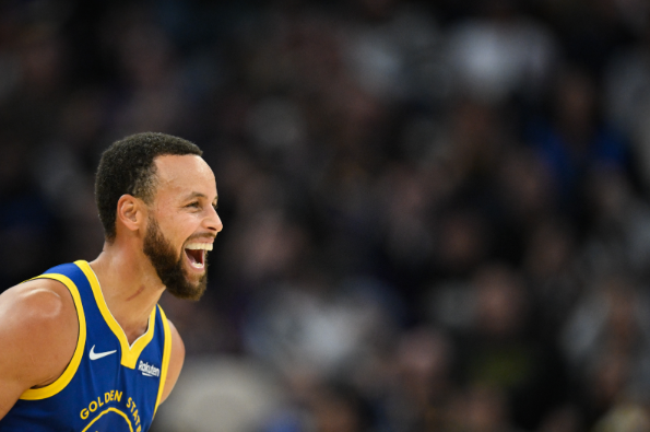 库里低迷仍赢球，勇士新核扛大旗