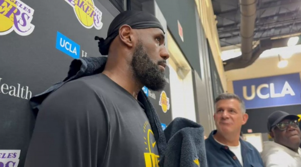 詹皇归队：以谦逊姿态融入团队