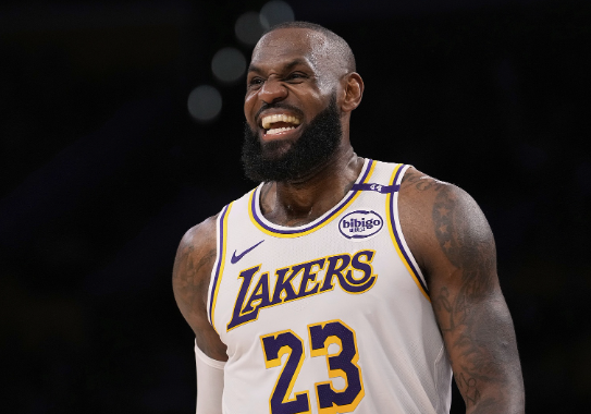 詹皇全程参训！雷迪克解析湖人新节奏